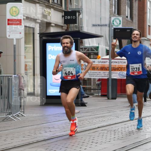 05.10.2025 - 20. swb-Marathon Bremen Strokosch-Dieckow http://msf.ph/oto/9286821 05.10.2025 12:17:38 Ziel 404, 1739, 404, 1739 meine-sportfotos.de