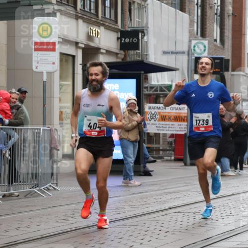 05.10.2025 - 20. swb-Marathon Bremen Strokosch-Dieckow http://msf.ph/oto/9286829 05.10.2025 12:17:38 Ziel 404, 1739, 404, 1739 meine-sportfotos.de