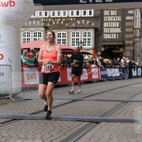 05.10.2025 - 20. swb-Marathon Bremen Yannick Fuchs http://msf.ph/oto/9286838 05.10.2025 13:04:57 Ziel 109, 819, 2057, 2188, 6463 meine-sportfotos.de