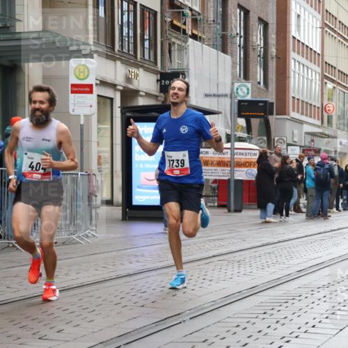 05.10.2025 - 20. swb-Marathon Bremen Strokosch-Dieckow http://msf.ph/oto/9286845 05.10.2025 12:17:39 Ziel 404, 1739, 404, 1739 meine-sportfotos.de