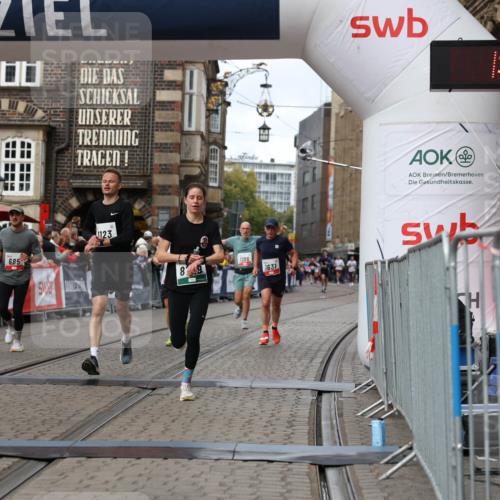 05.10.2025 - 20. swb-Marathon Bremen Yannick Fuchs http://msf.ph/oto/9286870 05.10.2025 13:05:09 Ziel 548, 685, 1123, 1631, 8729 meine-sportfotos.de