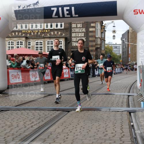 05.10.2025 - 20. swb-Marathon Bremen Yannick Fuchs http://msf.ph/oto/9286913 05.10.2025 13:05:10 Ziel 548, 685, 1123, 1196, 1631, 8729 meine-sportfotos.de