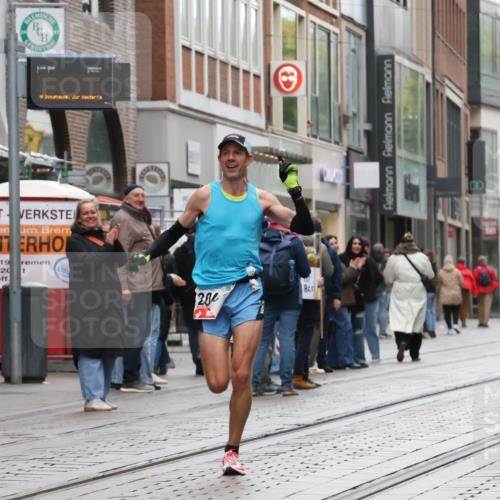 05.10.2025 - 20. swb-Marathon Bremen Strokosch-Dieckow http://msf.ph/oto/9286919 05.10.2025 12:18:57 Ziel 2049, 2049 meine-sportfotos.de