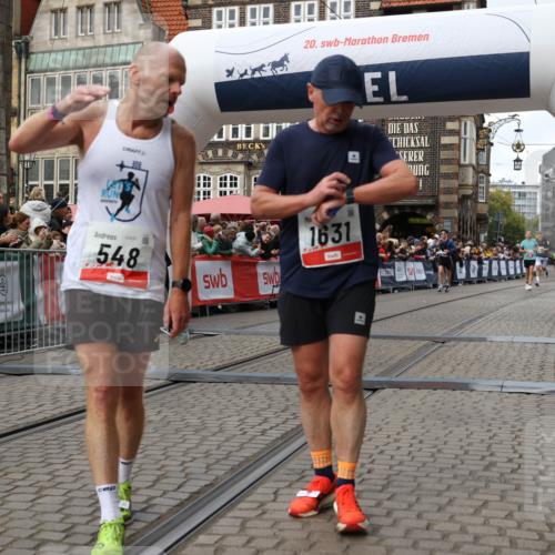 05.10.2025 - 20. swb-Marathon Bremen Yannick Fuchs http://msf.ph/oto/9286959 05.10.2025 13:05:18 Ziel 548, 685, 917, 1196, 1631 meine-sportfotos.de
