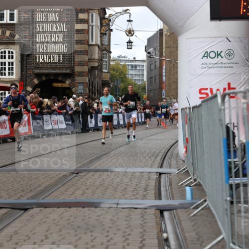 05.10.2025 - 20. swb-Marathon Bremen Yannick Fuchs http://msf.ph/oto/9287000 05.10.2025 13:05:20 Ziel 236, 917, 1196, 4291, 5103 meine-sportfotos.de
