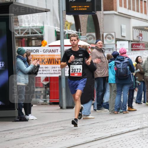 05.10.2025 - 20. swb-Marathon Bremen Strokosch-Dieckow http://msf.ph/oto/9287003 05.10.2025 12:20:08 Ziel 2037, 2037 meine-sportfotos.de