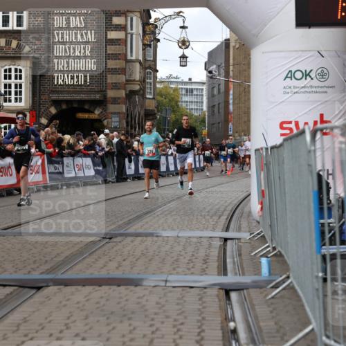 05.10.2025 - 20. swb-Marathon Bremen Yannick Fuchs http://msf.ph/oto/9287004 05.10.2025 13:05:20 Ziel 236, 917, 1196, 4291, 5103 meine-sportfotos.de