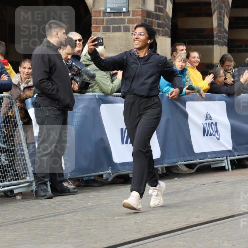 05.10.2025 - 20. swb-Marathon Bremen Strokosch-Dieckow http://msf.ph/oto/9287028 05.10.2025 11:19:46 Ziel 10677 meine-sportfotos.de
