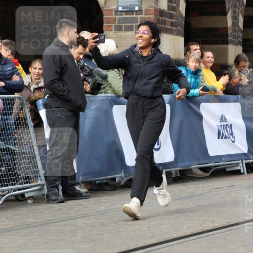 05.10.2025 - 20. swb-Marathon Bremen Strokosch-Dieckow http://msf.ph/oto/9287058 05.10.2025 11:19:46 Ziel 10677 meine-sportfotos.de