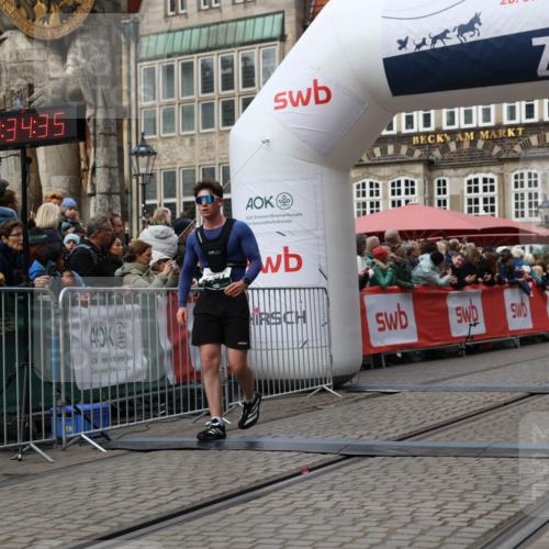 05.10.2025 - 20. swb-Marathon Bremen Yannick Fuchs http://msf.ph/oto/9287094 05.10.2025 13:05:24 Ziel 236, 1607, 4291, 5103, 7987, 9114 meine-sportfotos.de