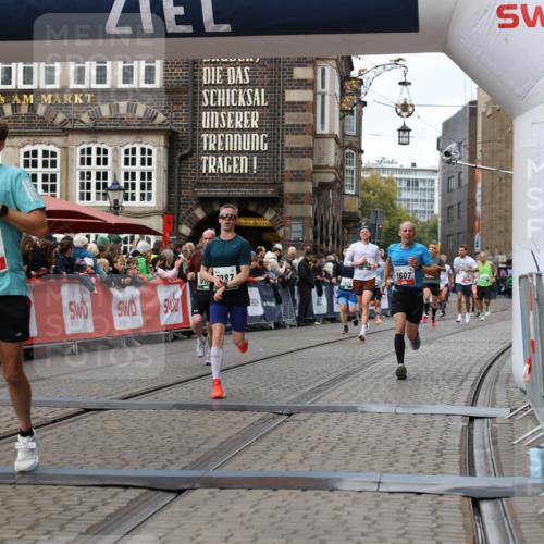 05.10.2025 - 20. swb-Marathon Bremen Yannick Fuchs http://msf.ph/oto/9287118 05.10.2025 13:05:25 Ziel 236, 1607, 4291, 5103, 7987, 9114 meine-sportfotos.de