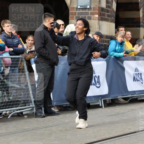 05.10.2025 - 20. swb-Marathon Bremen Strokosch-Dieckow http://msf.ph/oto/9287124 05.10.2025 11:19:46 Ziel 10677 meine-sportfotos.de