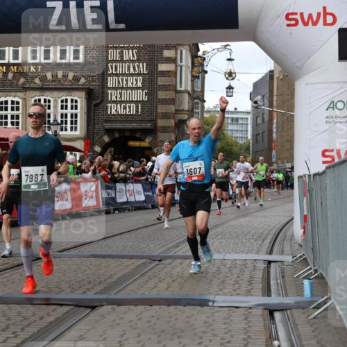 05.10.2025 - 20. swb-Marathon Bremen Yannick Fuchs http://msf.ph/oto/9287158 05.10.2025 13:05:27 Ziel 236, 1607, 2092, 4291, 5103, 5264, 7831, 7987, 9114 meine-sportfotos.de
