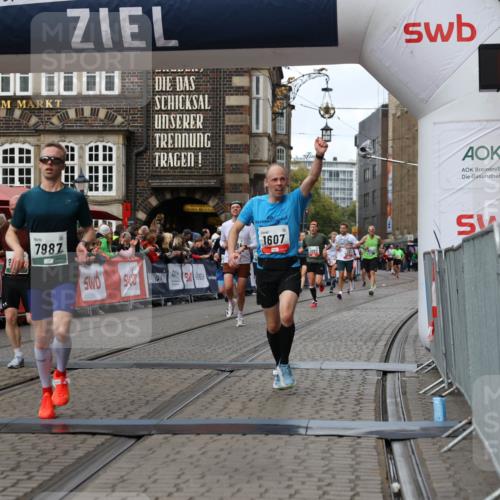 05.10.2025 - 20. swb-Marathon Bremen Yannick Fuchs http://msf.ph/oto/9287163 05.10.2025 13:05:27 Ziel 236, 1607, 2092, 4291, 5103, 5264, 7831, 7987, 9114 meine-sportfotos.de
