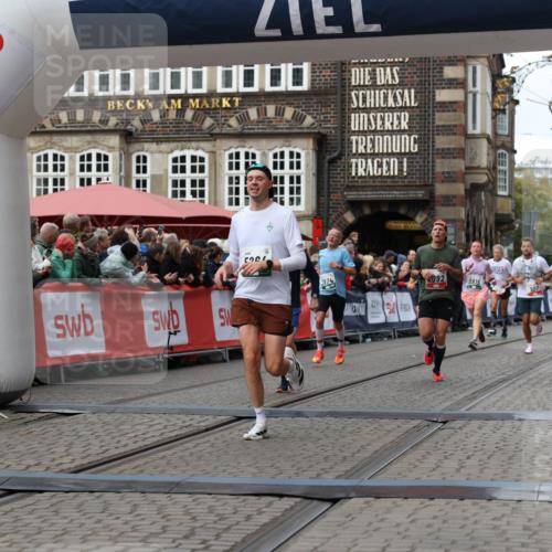 05.10.2025 - 20. swb-Marathon Bremen Yannick Fuchs http://msf.ph/oto/9287188 05.10.2025 13:05:29 Ziel 236, 1607, 2092, 2974, 3819, 4291, 4313, 5103, 5264, 7831, 7987, 8507, 9114 meine-sportfotos.de