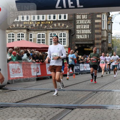 05.10.2025 - 20. swb-Marathon Bremen Yannick Fuchs http://msf.ph/oto/9287196 05.10.2025 13:05:29 Ziel 236, 1607, 2092, 2974, 3819, 4291, 4313, 5103, 5264, 7831, 7987, 8507, 9114 meine-sportfotos.de