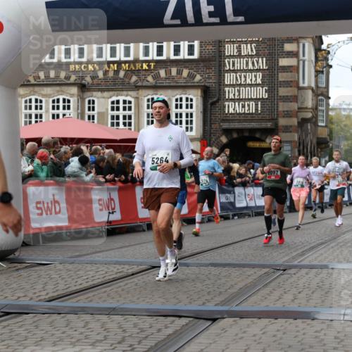 05.10.2025 - 20. swb-Marathon Bremen Yannick Fuchs http://msf.ph/oto/9287204 05.10.2025 13:05:29 Ziel 236, 1607, 2092, 2974, 3819, 4291, 4313, 5103, 5264, 7831, 7987, 8507, 9114 meine-sportfotos.de