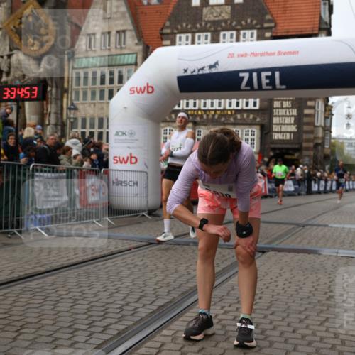 05.10.2025 - 20. swb-Marathon Bremen Yannick Fuchs http://msf.ph/oto/9287294 05.10.2025 13:05:43 Ziel 2249, 2360, 2990, 6251, 8923 meine-sportfotos.de