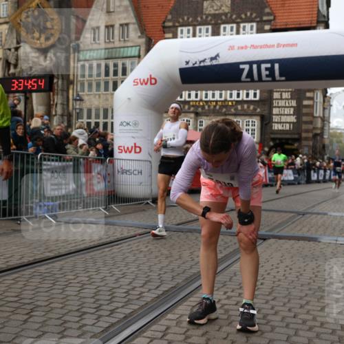 05.10.2025 - 20. swb-Marathon Bremen Yannick Fuchs http://msf.ph/oto/9287305 05.10.2025 13:05:43 Ziel 2249, 2360, 2990, 6251, 8923 meine-sportfotos.de
