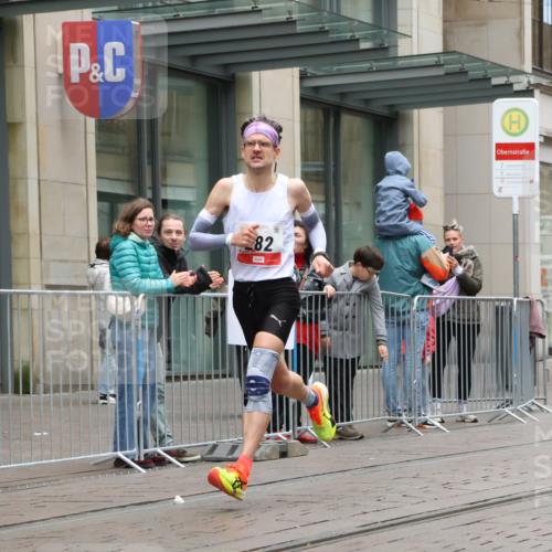 05.10.2025 - 20. swb-Marathon Bremen Strokosch-Dieckow http://msf.ph/oto/9287316 05.10.2025 12:20:51 Ziel 282, 680, 1233, 282, 680, 1233 meine-sportfotos.de