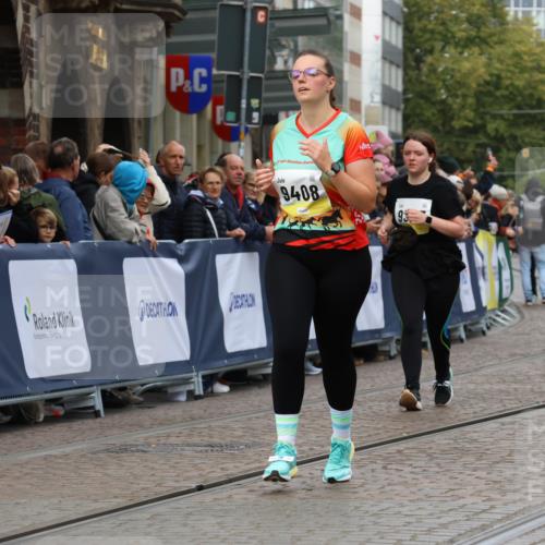 05.10.2025 - 20. swb-Marathon Bremen Strokosch-Dieckow http://msf.ph/oto/9287342 05.10.2025 11:20:06 Ziel 9323, 9408 meine-sportfotos.de