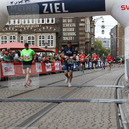 05.10.2025 - 20. swb-Marathon Bremen Yannick Fuchs http://msf.ph/oto/9287392 05.10.2025 13:05:46 Ziel 1307, 2249, 2988, 4255, 6251, 8923 meine-sportfotos.de