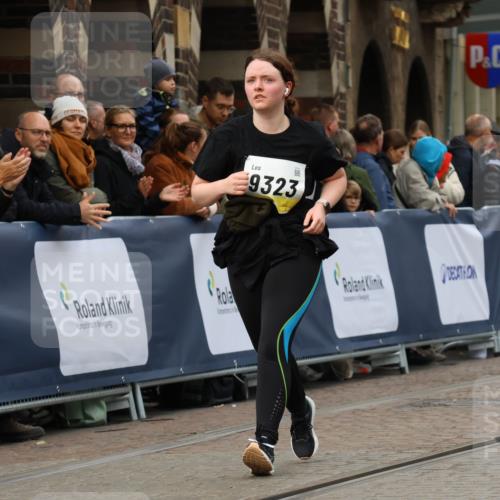 05.10.2025 - 20. swb-Marathon Bremen Strokosch-Dieckow http://msf.ph/oto/9287415 05.10.2025 11:20:10 Ziel 9323, 9408 meine-sportfotos.de