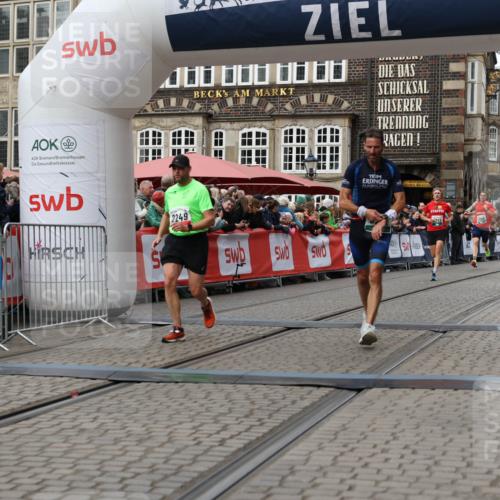 05.10.2025 - 20. swb-Marathon Bremen Yannick Fuchs http://msf.ph/oto/9287420 05.10.2025 13:05:46 Ziel 1307, 2249, 2988, 4255, 6251, 8923 meine-sportfotos.de