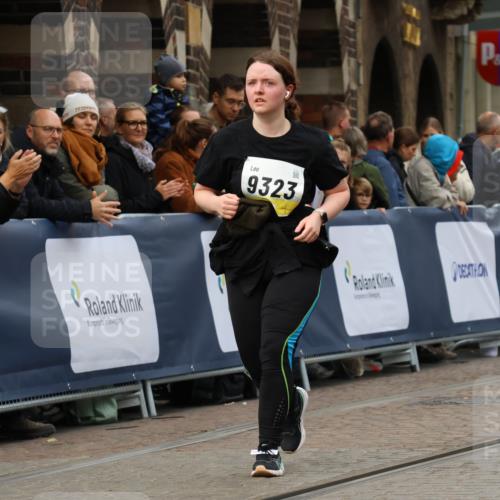 05.10.2025 - 20. swb-Marathon Bremen Strokosch-Dieckow http://msf.ph/oto/9287442 05.10.2025 11:20:10 Ziel 9323, 9408 meine-sportfotos.de