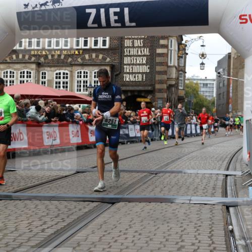 05.10.2025 - 20. swb-Marathon Bremen Yannick Fuchs http://msf.ph/oto/9287445 05.10.2025 13:05:47 Ziel 1307, 2249, 2988, 4255, 6251, 8923 meine-sportfotos.de
