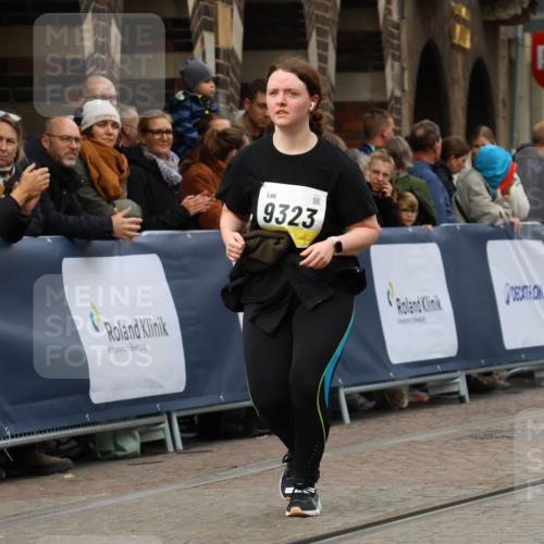 05.10.2025 - 20. swb-Marathon Bremen Strokosch-Dieckow http://msf.ph/oto/9287471 05.10.2025 11:20:10 Ziel 9323, 9408 meine-sportfotos.de