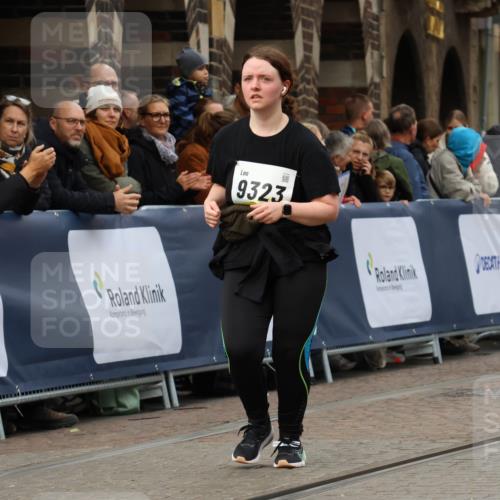 05.10.2025 - 20. swb-Marathon Bremen Strokosch-Dieckow http://msf.ph/oto/9287495 05.10.2025 11:20:10 Ziel 9323, 9408 meine-sportfotos.de