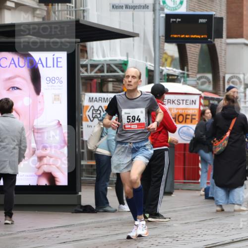 05.10.2025 - 20. swb-Marathon Bremen Strokosch-Dieckow http://msf.ph/oto/9287536 05.10.2025 12:21:40 Ziel 485, 594, 1628, 485, 594, 1628 meine-sportfotos.de