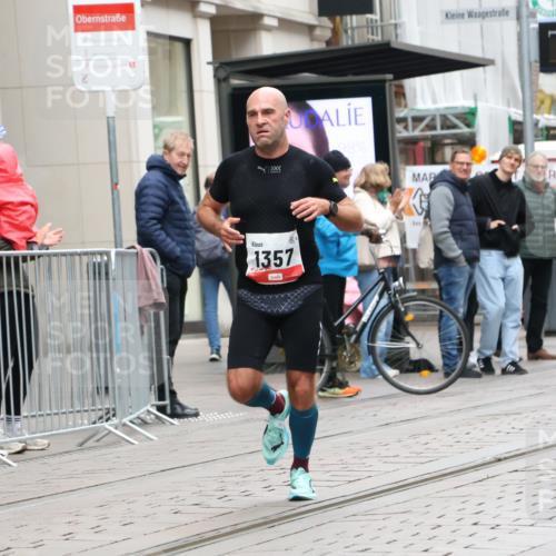 05.10.2025 - 20. swb-Marathon Bremen Strokosch-Dieckow http://msf.ph/oto/9287589 05.10.2025 12:24:47 Ziel 784, 1357, 784, 1357 meine-sportfotos.de