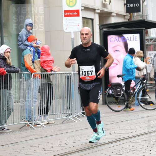 05.10.2025 - 20. swb-Marathon Bremen Strokosch-Dieckow http://msf.ph/oto/9287600 05.10.2025 12:24:47 Ziel 784, 1357, 784, 1357 meine-sportfotos.de