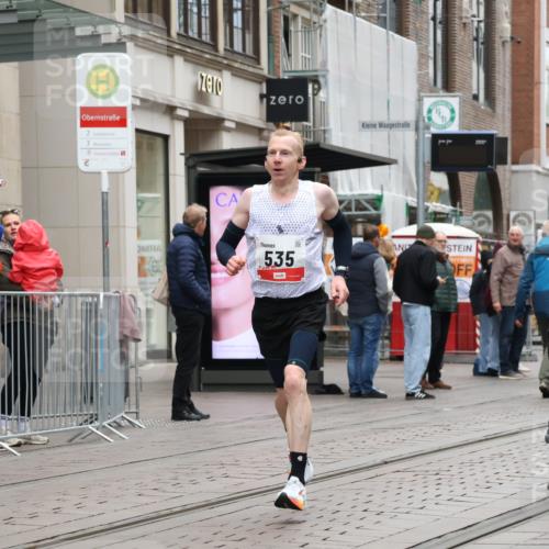 05.10.2025 - 20. swb-Marathon Bremen Strokosch-Dieckow http://msf.ph/oto/9287825 05.10.2025 12:25:41 Ziel 535, 1083, 1861, 535, 1083, 1861 meine-sportfotos.de