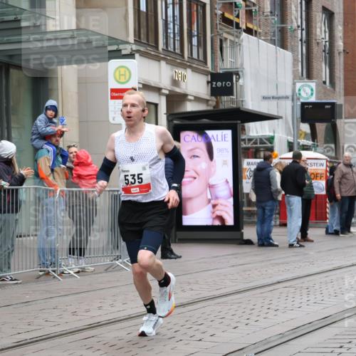 05.10.2025 - 20. swb-Marathon Bremen Strokosch-Dieckow http://msf.ph/oto/9287834 05.10.2025 12:25:41 Ziel 535, 1083, 1861, 535, 1083, 1861 meine-sportfotos.de