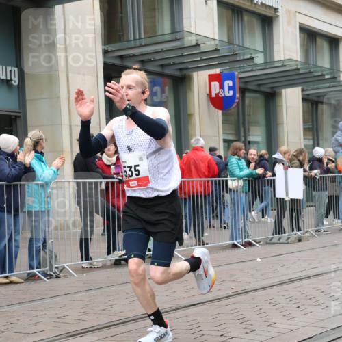 05.10.2025 - 20. swb-Marathon Bremen Strokosch-Dieckow http://msf.ph/oto/9287873 05.10.2025 12:25:42 Ziel 535, 1083, 1861, 535, 1083, 1861 meine-sportfotos.de
