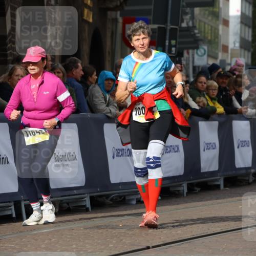 05.10.2025 - 20. swb-Marathon Bremen Strokosch-Dieckow http://msf.ph/oto/9287955 05.10.2025 11:20:45 Ziel 9405, 10012, 11643 meine-sportfotos.de
