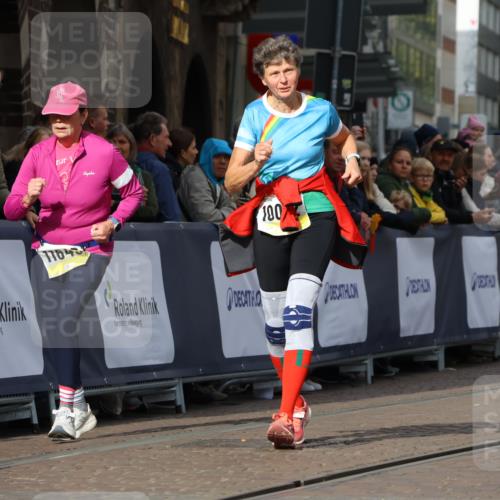 05.10.2025 - 20. swb-Marathon Bremen Strokosch-Dieckow http://msf.ph/oto/9287979 05.10.2025 11:20:45 Ziel 9405, 10012, 11643 meine-sportfotos.de