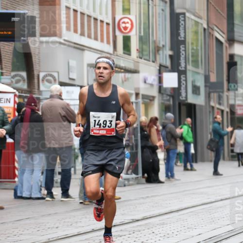 05.10.2025 - 20. swb-Marathon Bremen Strokosch-Dieckow http://msf.ph/oto/9287993 05.10.2025 12:26:34 Ziel 1493, 1493 meine-sportfotos.de