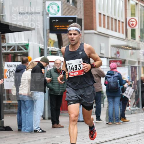 05.10.2025 - 20. swb-Marathon Bremen Strokosch-Dieckow http://msf.ph/oto/9288011 05.10.2025 12:26:35 Ziel 1493, 1493 meine-sportfotos.de