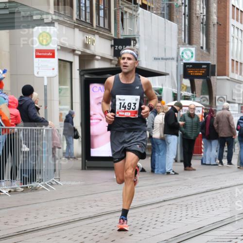 05.10.2025 - 20. swb-Marathon Bremen Strokosch-Dieckow http://msf.ph/oto/9288030 05.10.2025 12:26:36 Ziel 1493, 1493 meine-sportfotos.de