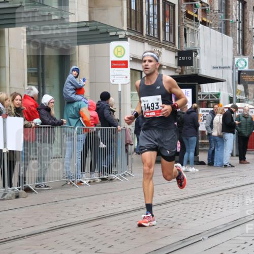 05.10.2025 - 20. swb-Marathon Bremen Strokosch-Dieckow http://msf.ph/oto/9288037 05.10.2025 12:26:36 Ziel 1493, 1493 meine-sportfotos.de