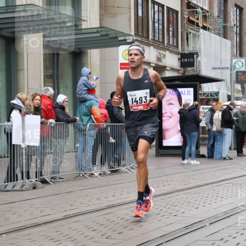 05.10.2025 - 20. swb-Marathon Bremen Strokosch-Dieckow http://msf.ph/oto/9288048 05.10.2025 12:26:36 Ziel 1493, 1493 meine-sportfotos.de