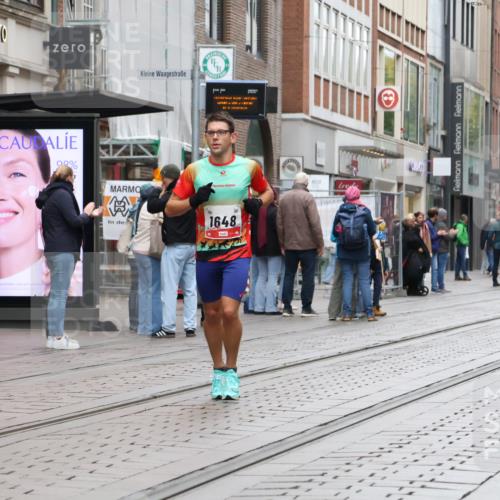 05.10.2025 - 20. swb-Marathon Bremen Strokosch-Dieckow http://msf.ph/oto/9288076 05.10.2025 12:26:49 Ziel 50, 1648, 50, 1648 meine-sportfotos.de