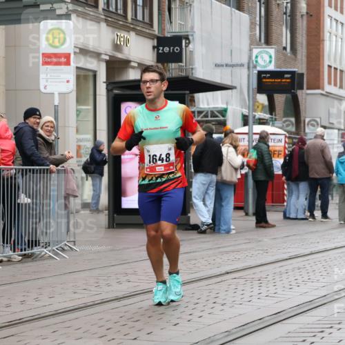 05.10.2025 - 20. swb-Marathon Bremen Strokosch-Dieckow http://msf.ph/oto/9288115 05.10.2025 12:26:50 Ziel 50, 1648, 50, 1648 meine-sportfotos.de