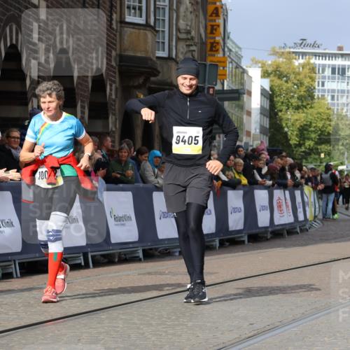 05.10.2025 - 20. swb-Marathon Bremen Strokosch-Dieckow http://msf.ph/oto/9288133 05.10.2025 11:20:47 Ziel 9405, 10012, 11643 meine-sportfotos.de