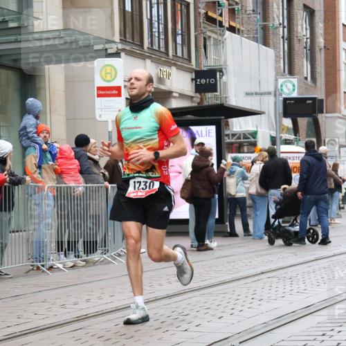 05.10.2025 - 20. swb-Marathon Bremen Strokosch-Dieckow http://msf.ph/oto/9288430 05.10.2025 12:28:18 Ziel 542, 1113, 1730, 1948, 2053, 2159, 542, 1113, 1730, 1948, 2053, 2159 meine-sportfotos.de