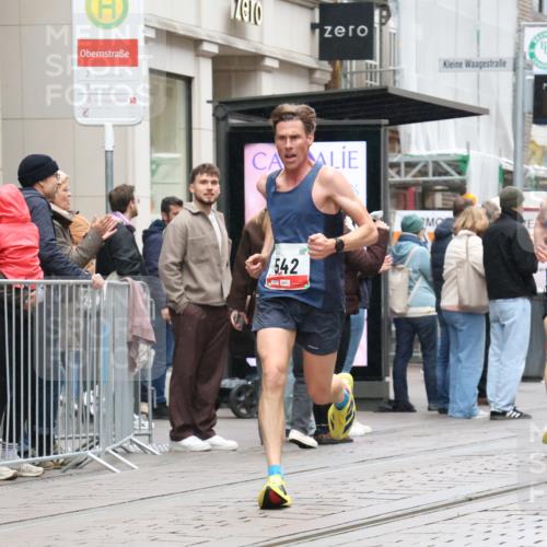 05.10.2025 - 20. swb-Marathon Bremen Strokosch-Dieckow http://msf.ph/oto/9288511 05.10.2025 12:28:29 Ziel 542, 600, 717, 1113, 1948, 2053, 2159, 2292, 542, 600, 717, 1113, 1948, 2053, 2159, 2292 meine-sportfotos.de
